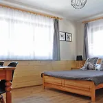 Jszi Apartment *