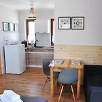 Jszi Apartment *