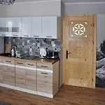 Jszi Apartment *